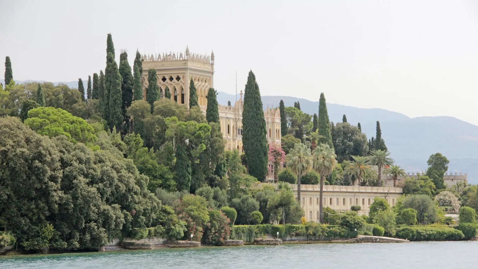 Casa Marsilva - Holiday Apartment With Roof Terrace, Near The Lake Toscolano Maderno