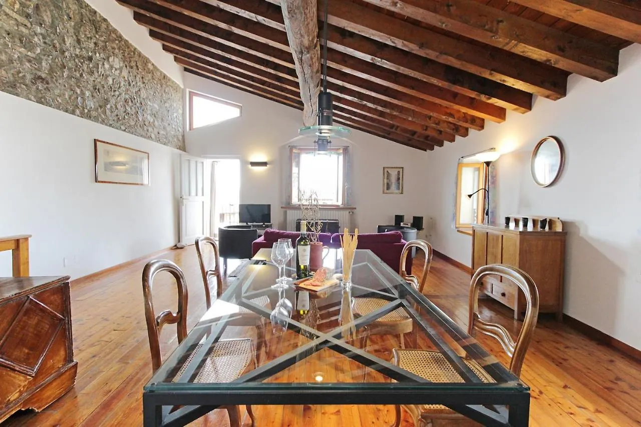 Casa Marsilva - Holiday Apartment With Roof Terrace, Near The Lake Toscolano Maderno Italy