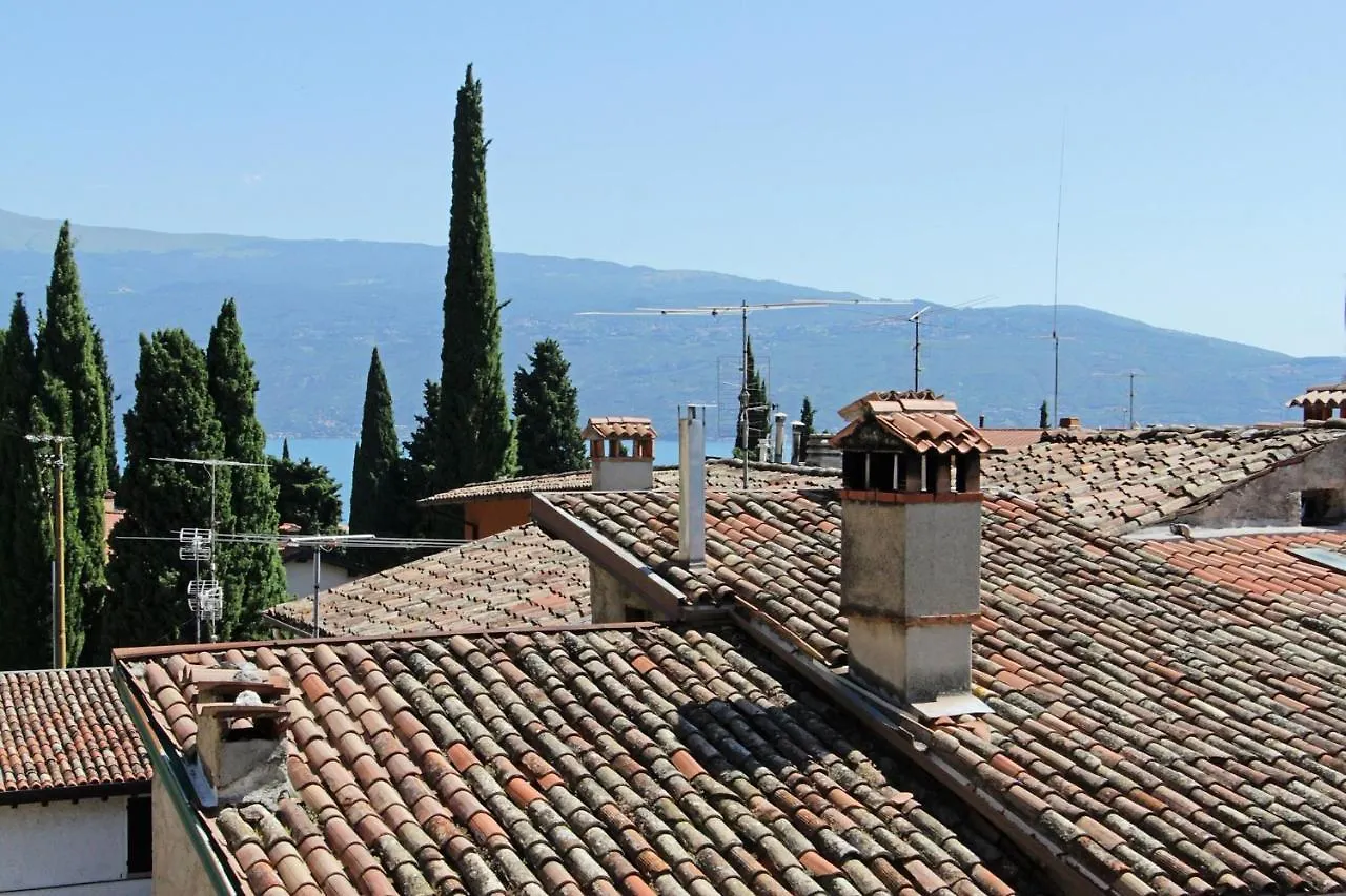 Casa Marsilva - Holiday Apartment With Roof Terrace, Near The Lake Toscolano Maderno