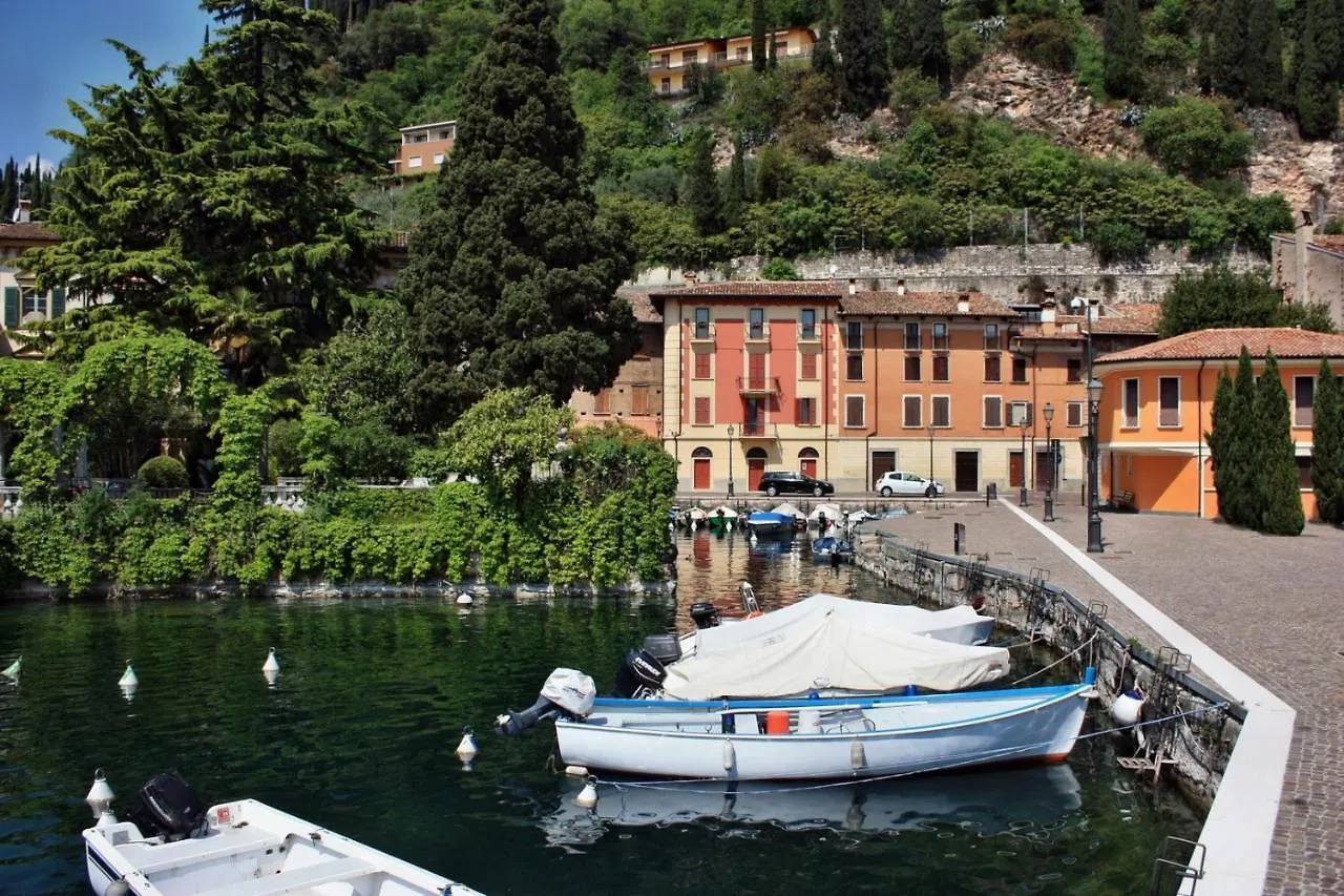Casa Marsilva - Holiday Apartment With Roof Terrace, Near The Lake Toscolano Maderno