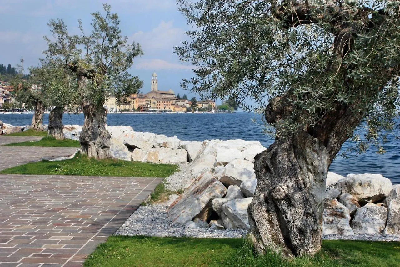 Casa Marsilva - Holiday Apartment With Roof Terrace, Near The Lake Toscolano Maderno Italy