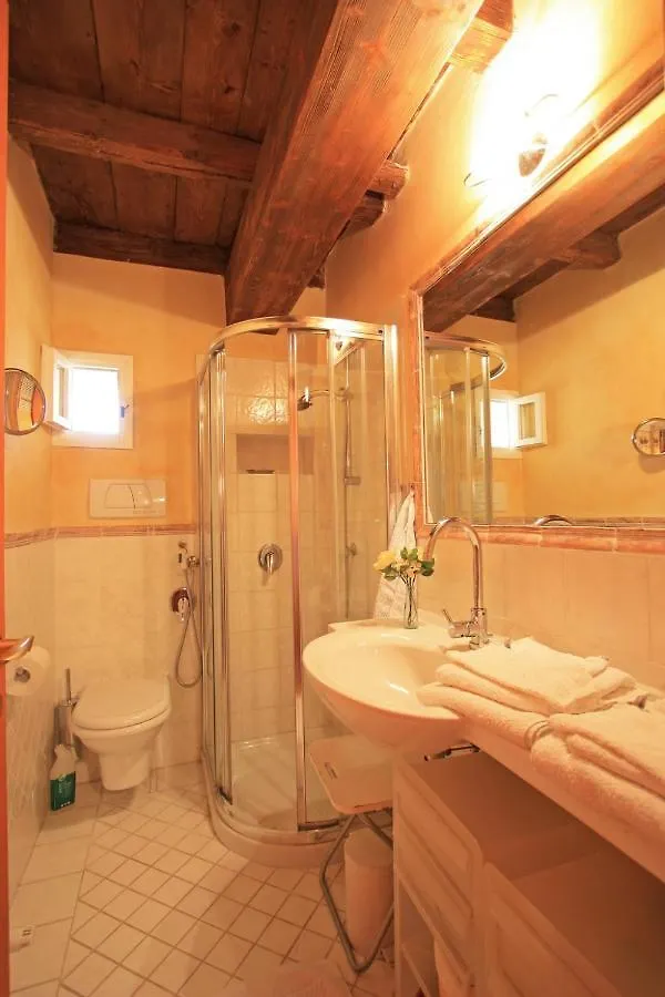 Casa Marsilva - Holiday Apartment With Roof Terrace, Near The Lake Toscolano Maderno 0*,